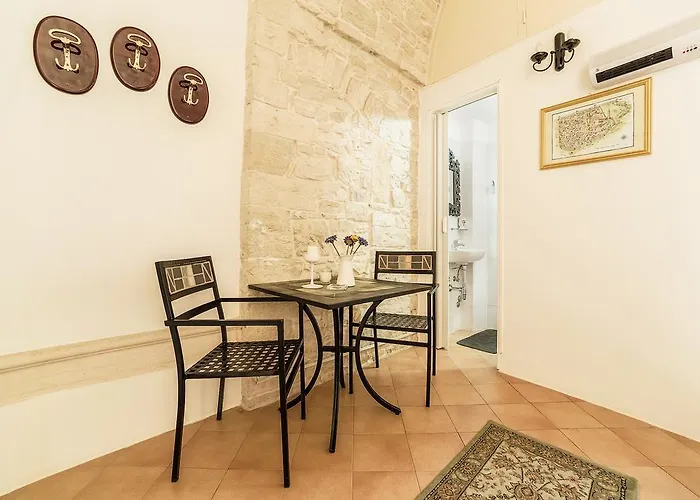 Bed and Breakfast La Torre Storica 3*